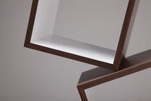 Cargar imagen en el visor de la galería, Equilibrium Nogal - Blanco
